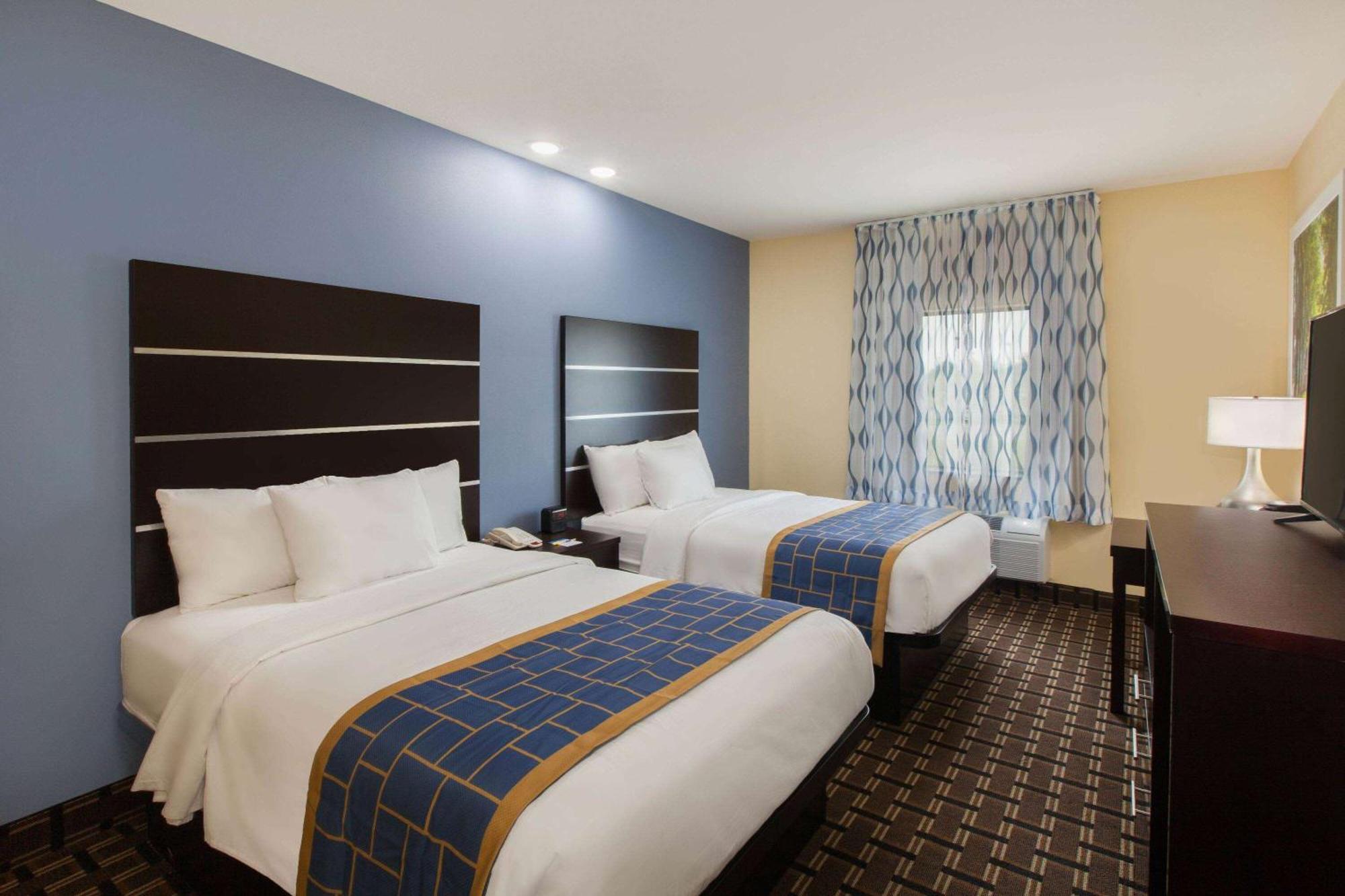 Days By Wyndham Airport
