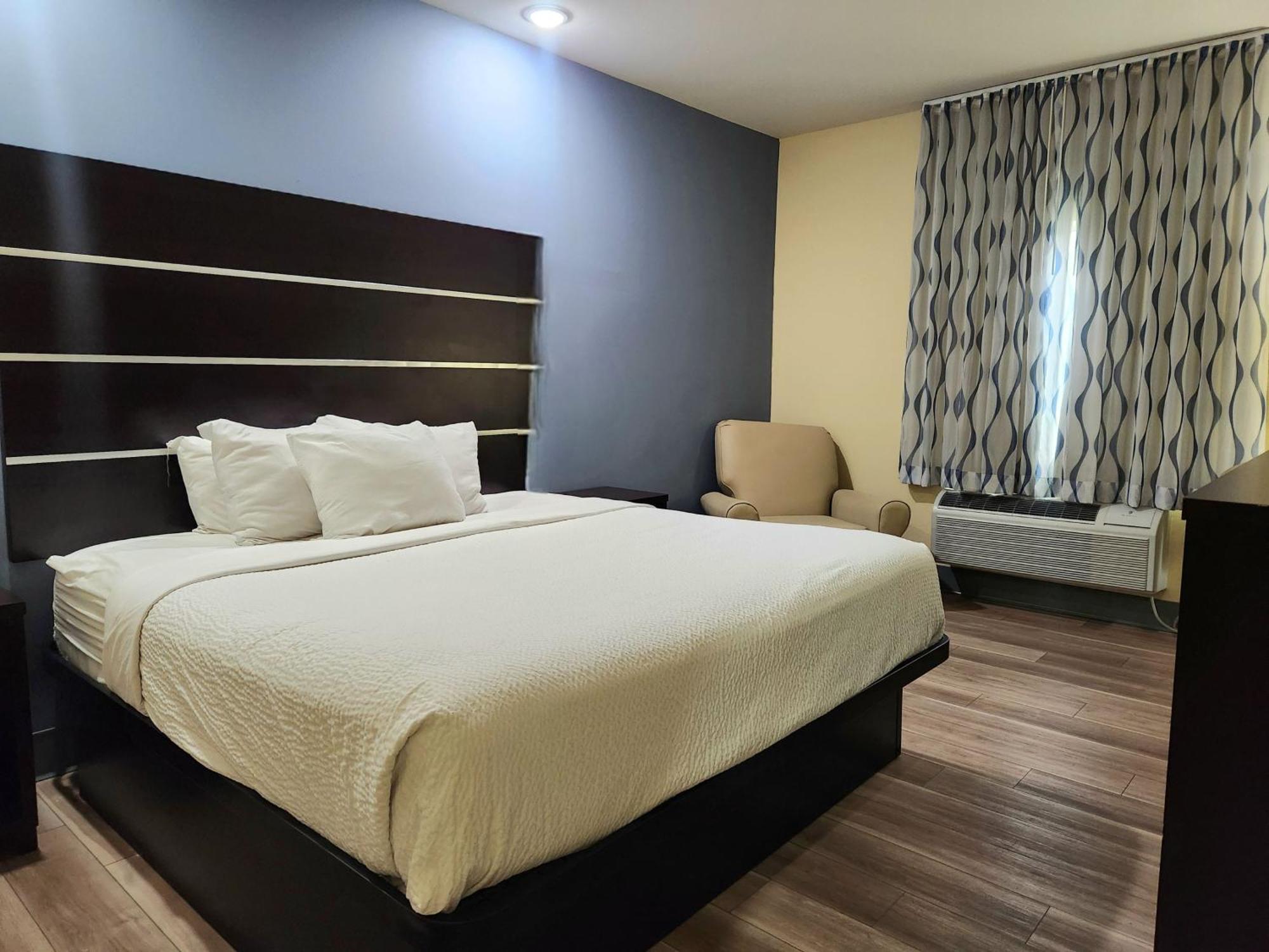 Days By Wyndham Airport Hotel 2*